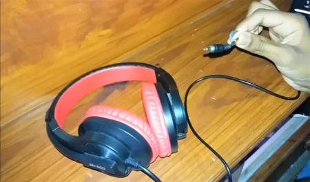 What to Do When Wired Headphones Only Work in One Ear
